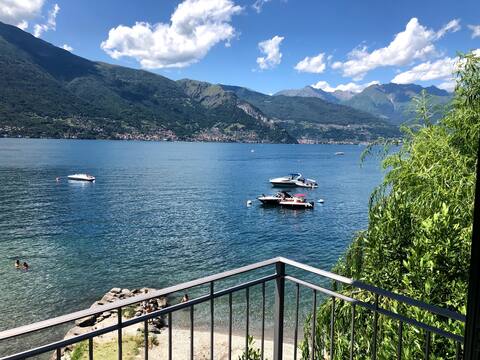Cottage il Cigno directly on the lake - Como Lake