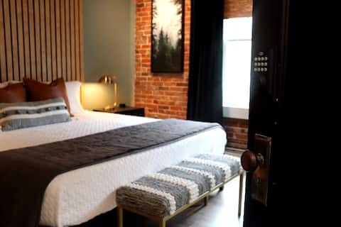 Main Street Lofts - King Suite
