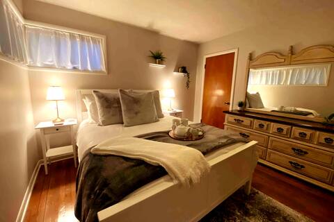 Athens Heavenly Haven, Pristine 4 BR w/ King Suite