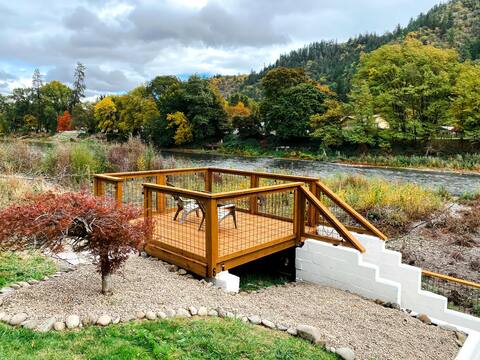 Riverfront House with hot tub, game room and more!