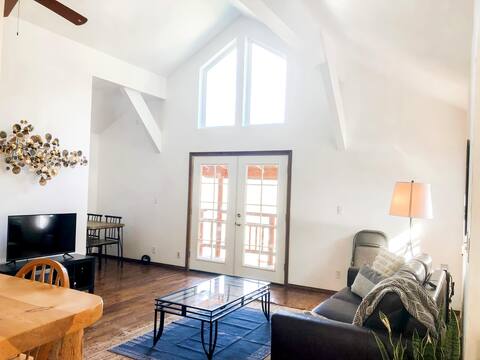 Lowman Lodge:  Home Near Hot Springs!