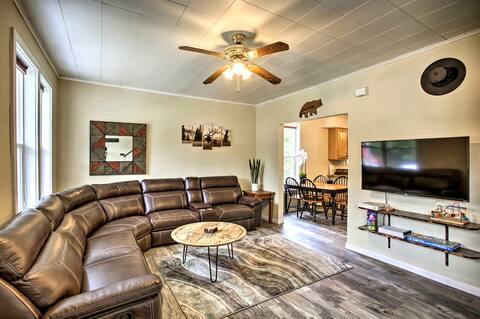 NEW! Charming Haven - Walk to Town <8 Mi to Skiing