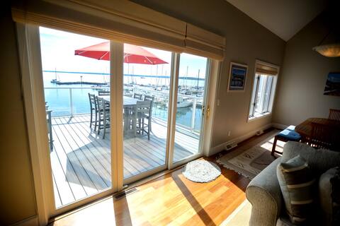Bayfield on the Lake - Waterfront Condo Downtown