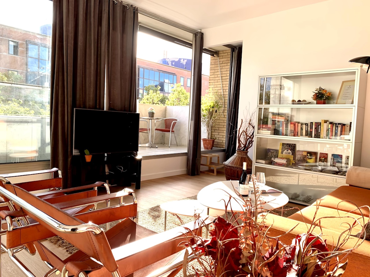 Top performing Airbnb: Barcelona beach apartment in Barcelona