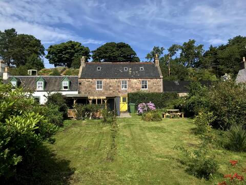 Peaceful Private House & Garden. Gorgeous Sea View
