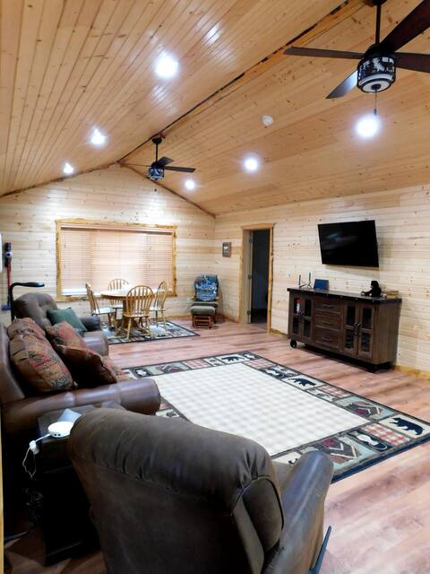 Bear Den at Story Brooke Lodge. Cabin getaway.