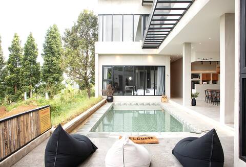 Villa Moo - Mood On & On