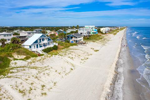 “Giraffe Beach” Beachfront A-frame panoramic views