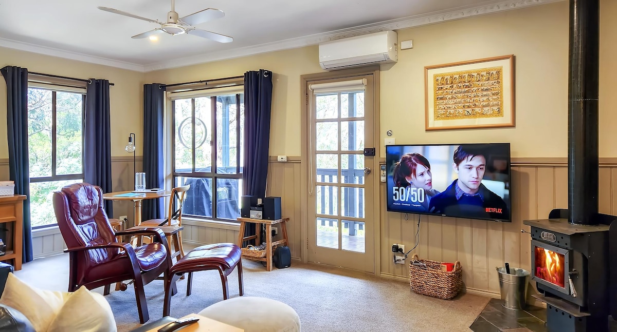 Top Airbnb: Tarilta Cottage at Hepburn Mineral Springs Reserve in Hepburn Springs