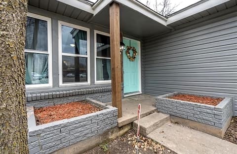 Spacious&Cozy 3BR/Free WiFi/1.4 miles from DT