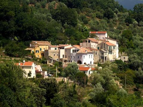 Ca' di Mu. Entire house in Boragni