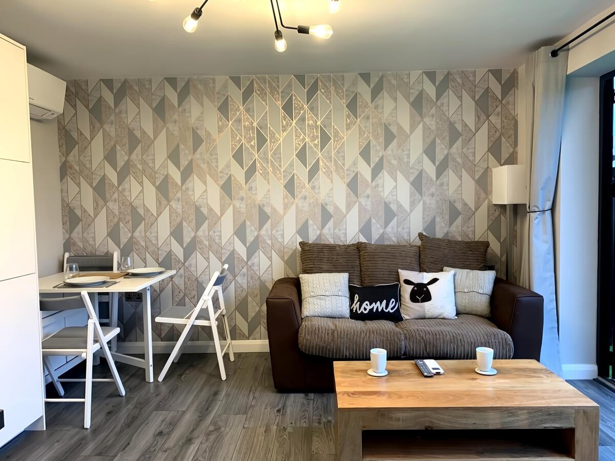 Top performing Airbnb: Cosy Garden Annex in Warrington