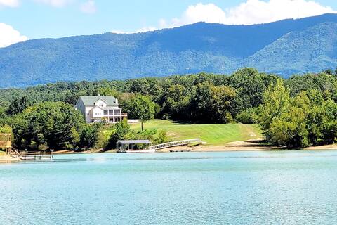 Lakefront - 2 Homes! Private!