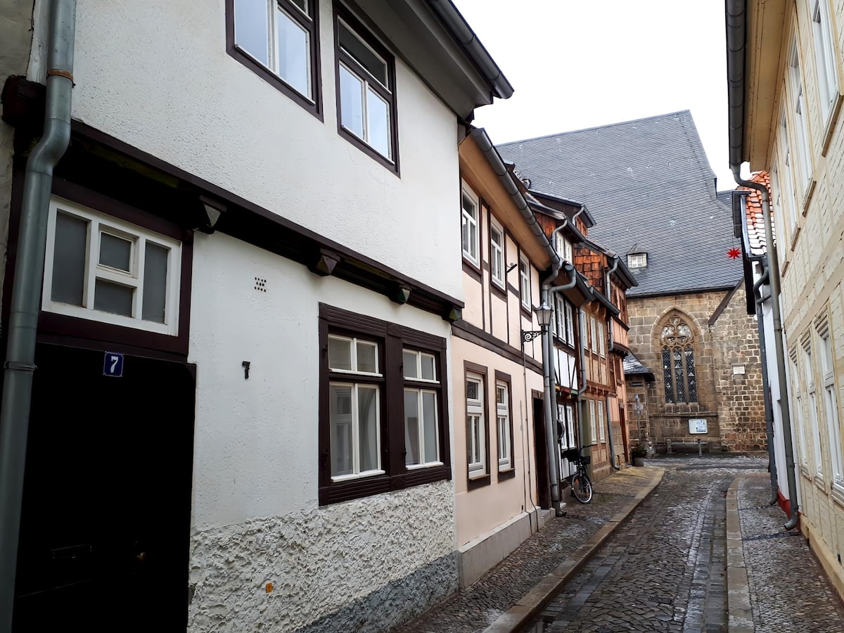 Popular Airbnb listing: Beautiful vacation home in historic town center in Quedlinburg