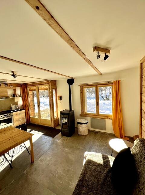 Charming level with garden in Clarée