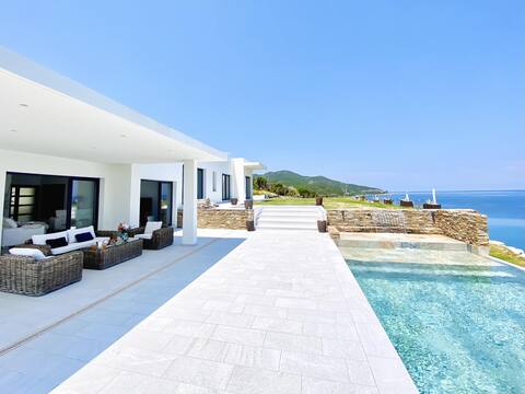 Waterfront Prestige Villa - Pietracorbara