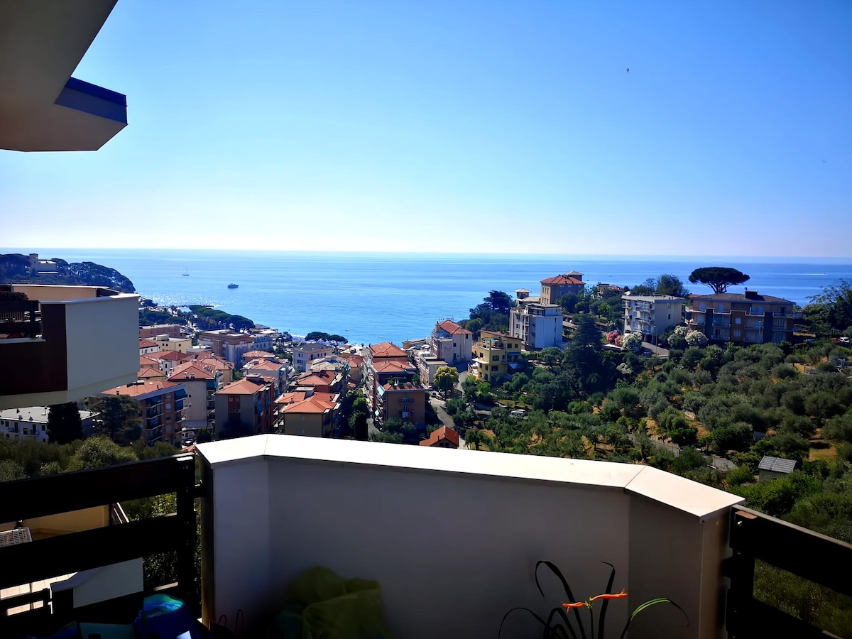 Airbnb performant: A wonderful apartment with a unique view! à Celle Ligure