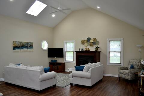 Spacious, well designed guest house near Princeton