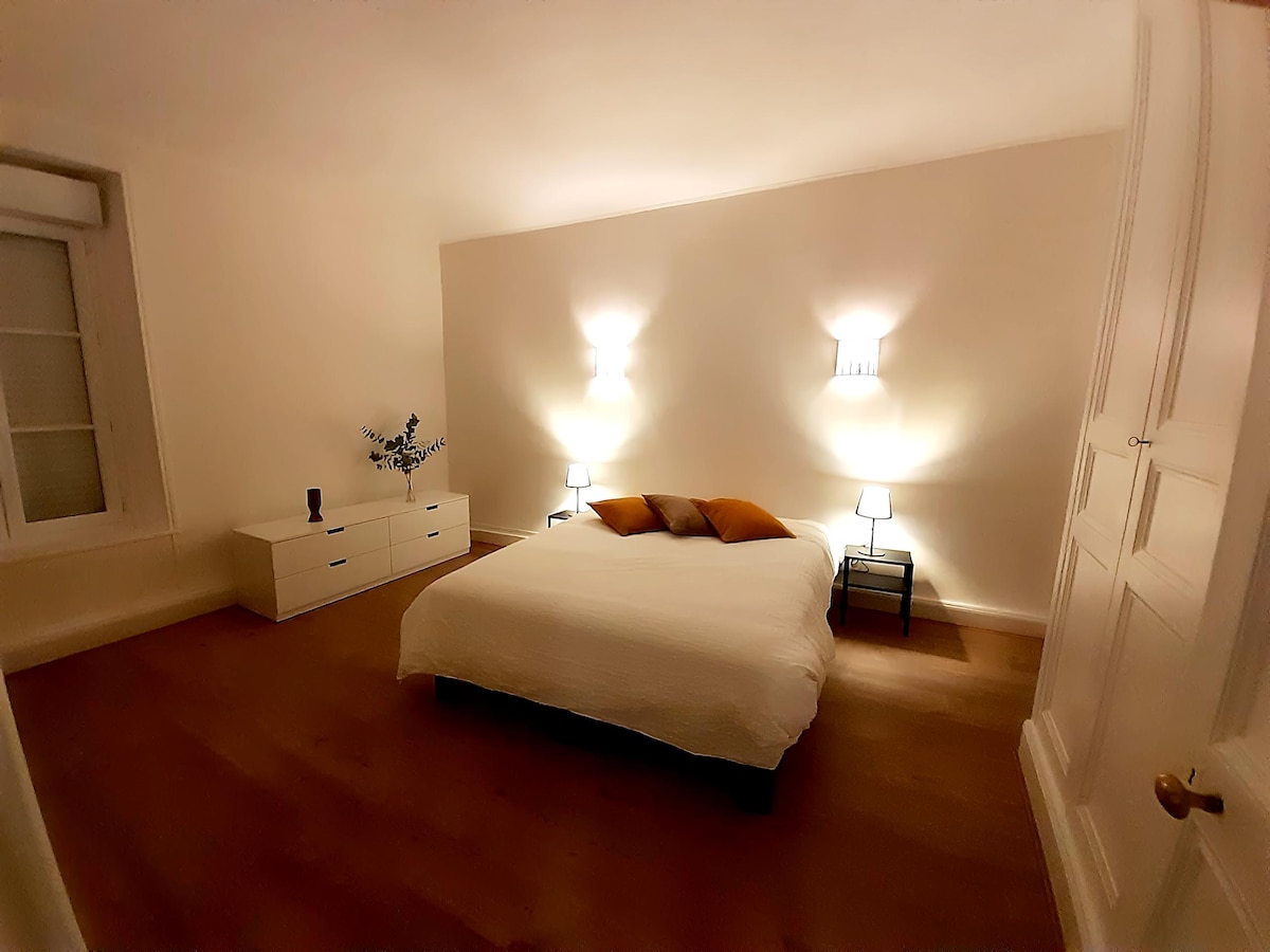 Airbnb con migliori performance: Bulle D'Ardenne: quiet, hypercenter with garage a Charleville Mézières