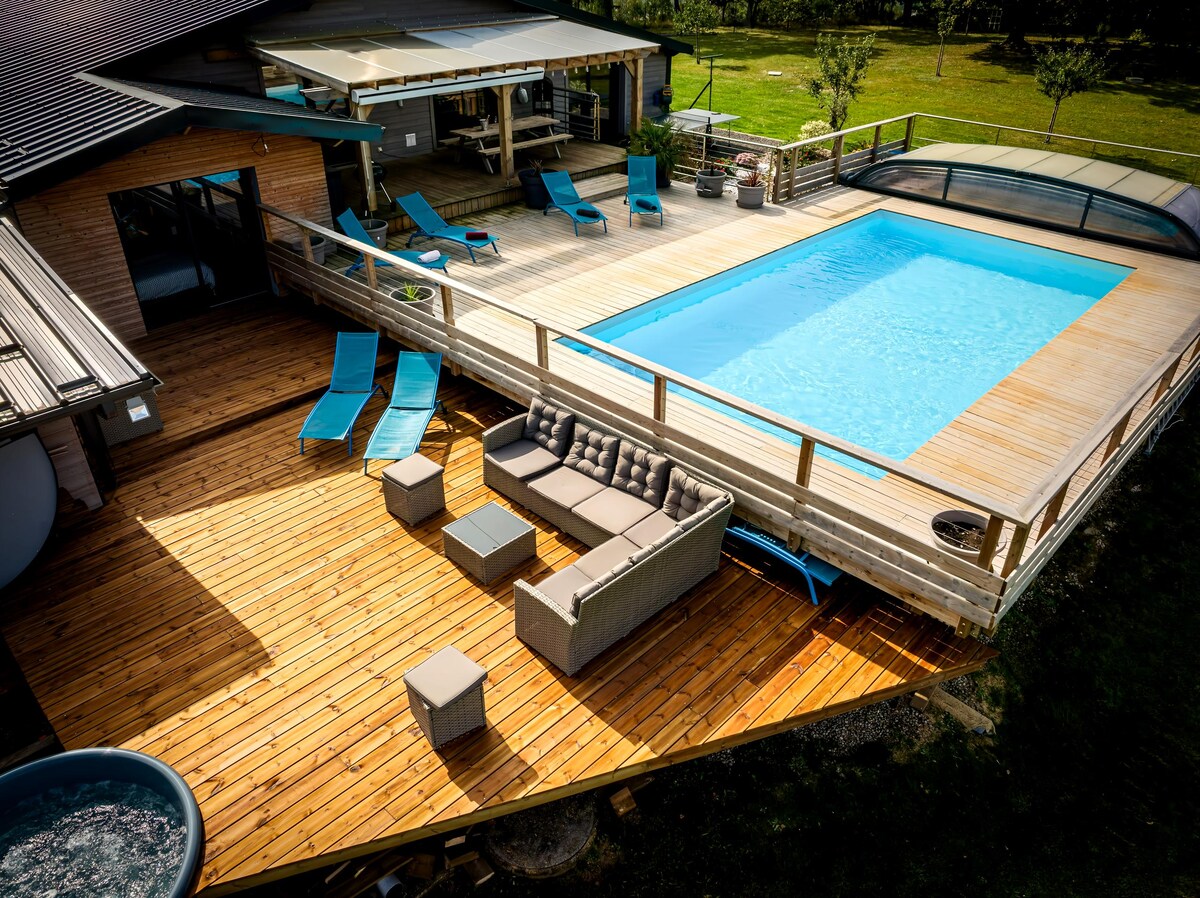 Annuncio Airbnb popolare: Chalet Luxe pleine Nature Sauna / Bain Nordique a Anould