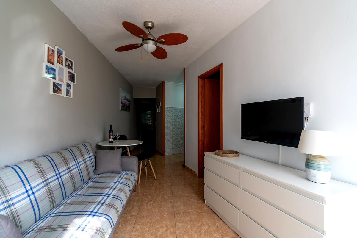 Popular Airbnb listing: Cozy apartment in the heart of Playa del Ingles in San Bartolomé De Tirajana