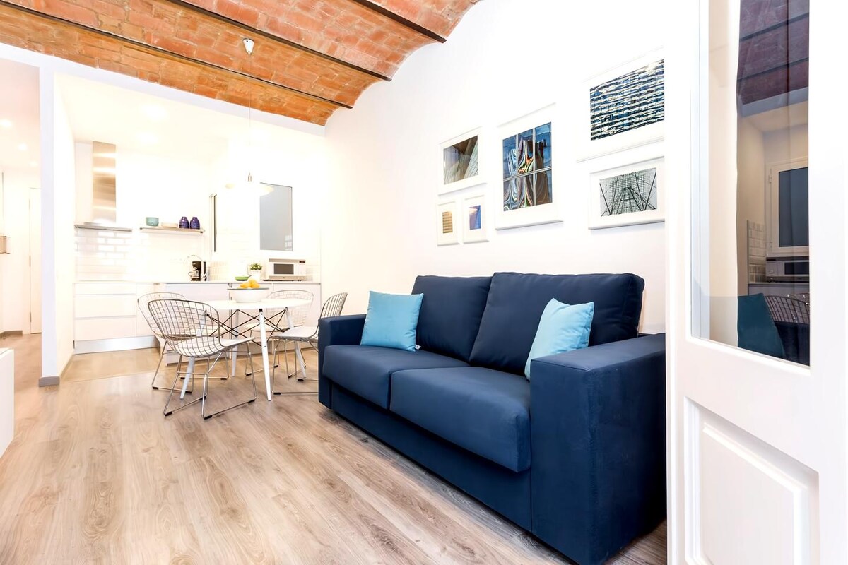 Top performing Airbnb: Lovely Apartment in the City Center in L'antiga Esquerra De L'eixample