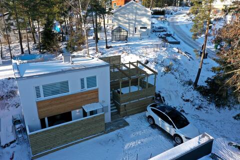 Newly build Luxurious Guest house with Jacuzzi