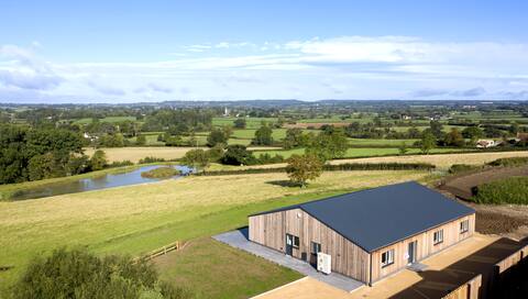 Lake View Barn, Panoramic sunsets near Stourhead