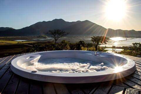 Cabana With Mountain View