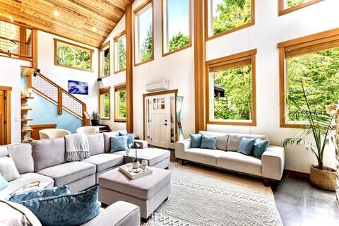 RARE FIND/Sleeps 12, Emergency Generator, Gorgeous