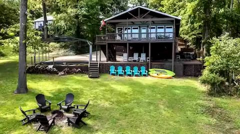 Rare WATERFRONT Lakehouse on Lake O'the Pines