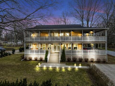 Colonial on Crane: Boat dock included