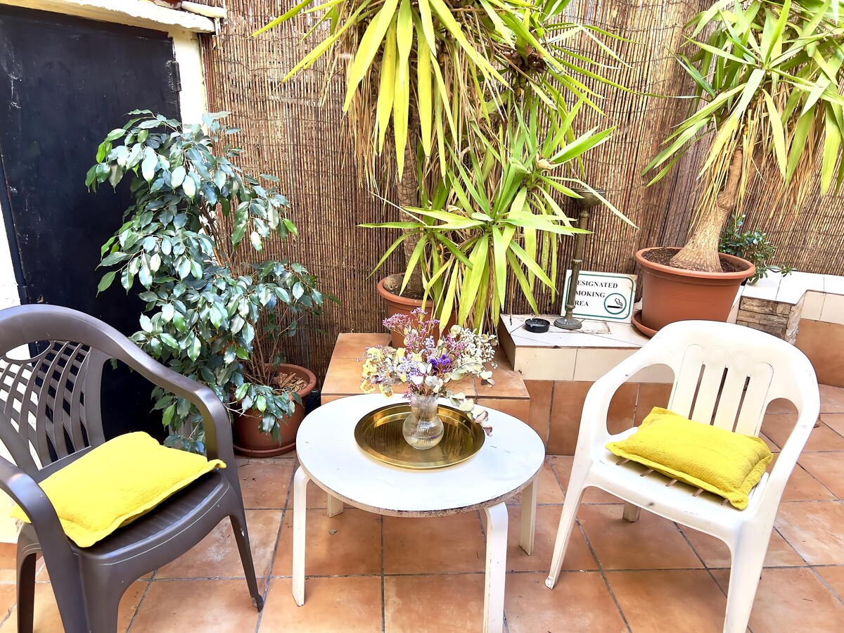 Annonce Airbnb populaire: Modern loft with terrace à Badalona