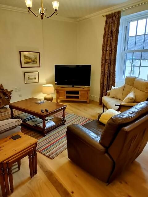 Gracious, grade2 listed, 3 bedroom Georgian house