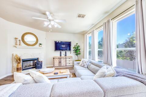 3 King beds/Quiet Area/San Antonio- New Braunfels