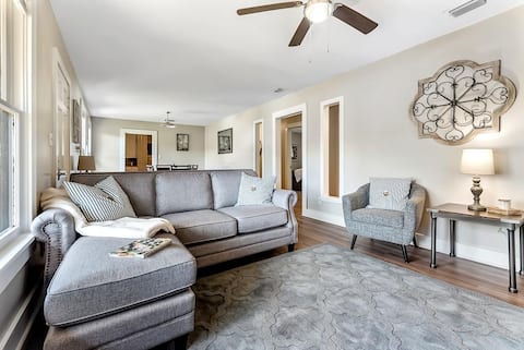 Spacious Farmhouse Ranch Near Mobile!