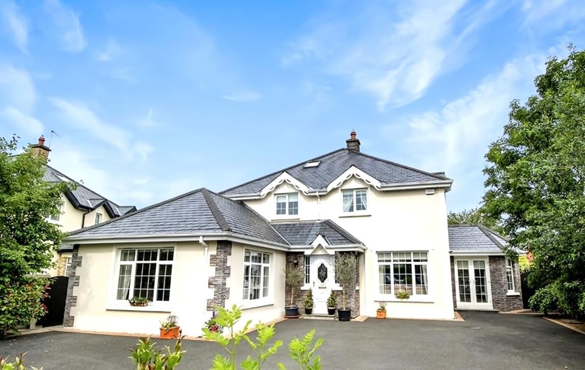 Large Family Home Ennis
Sleeps 8 / 6 Bathrooms