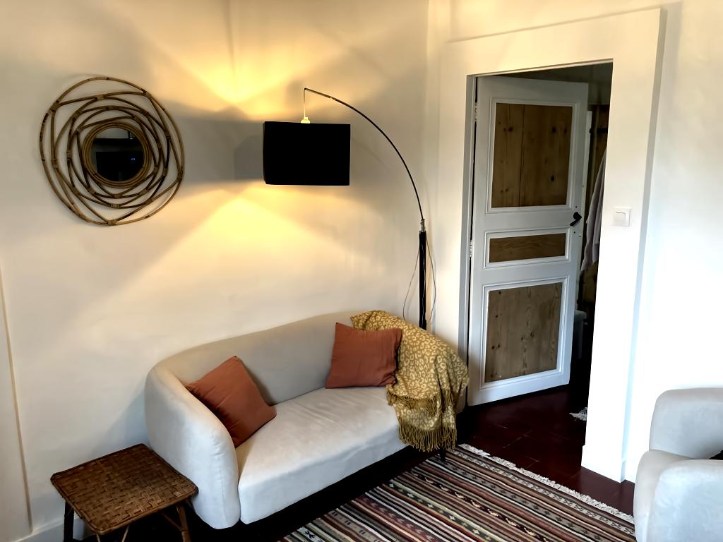 Airbnb performant: 2-bedroom apartment near city center à Arles