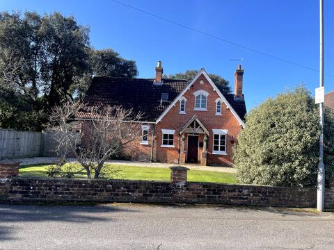 Lovely large 3 bedroom house