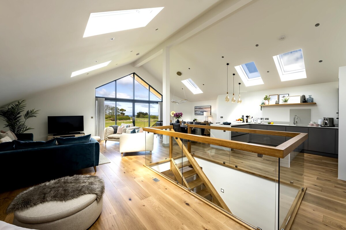 Popular Airbnb listing: Luxury 6-Bed Home Near Beach in St. Ives