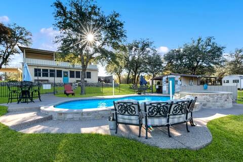 Large Retreat w/ Pool, Hot Tub & 200 Yards to Lake