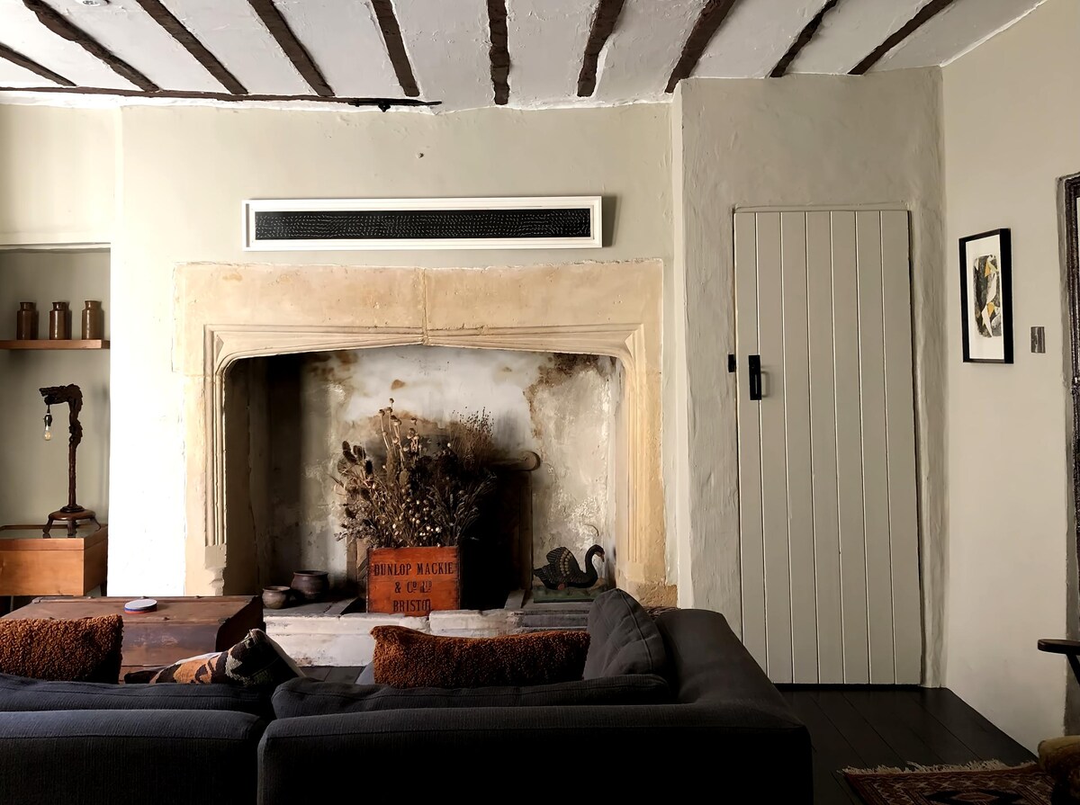 Top Airbnb: Hulbert’s Place: C15th house in the heart of Wells in Somerset