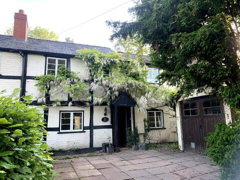 LOVELY 4 BED COTTAGE SLEEPS 7