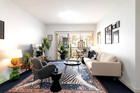 Successful Airbnb property: *Wren’s Nest* City centre chic in shady leafy lane in South Australia