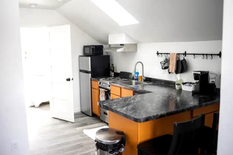 "Copper Trails" Lovely Private Rental Unit
