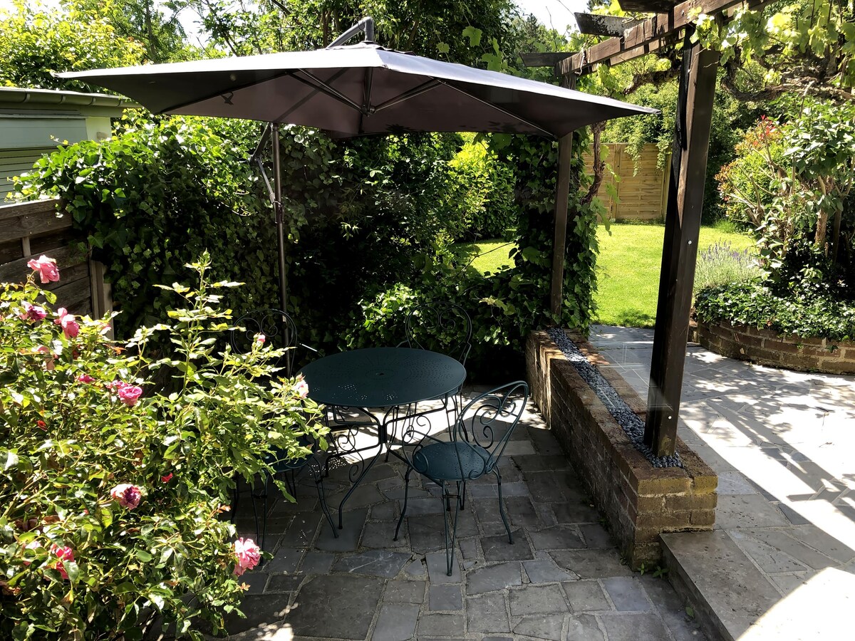 Beliebte Airbnb-Anzeige: Charming retreat with billiard room in Aachen