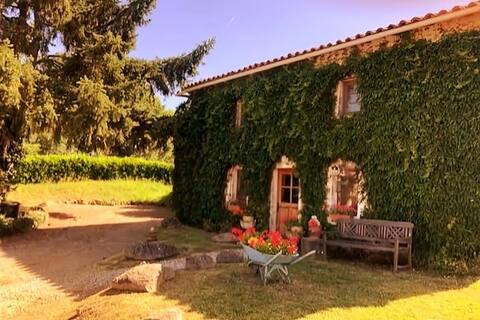 Beautiful 3 bedroom house with private pool