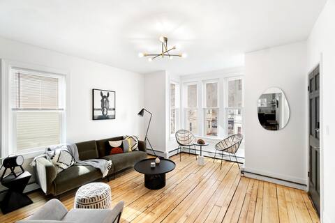 ★9-Bedrooms★ Modern & Stylish Stay for Big Grps!
