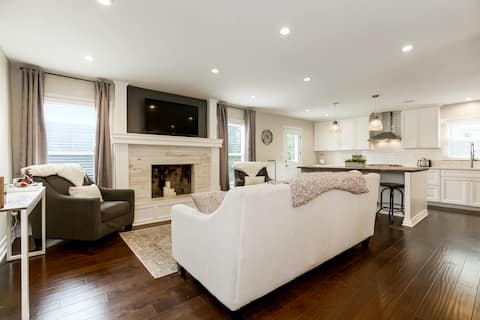 Kid-Friendly 4 Bedroom Home w/ Heated Private Pool