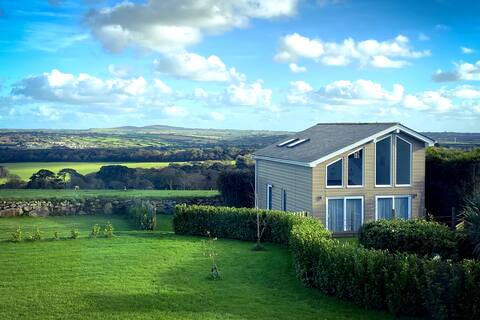 Stylish St Ives Bay Garden House - Perfect for 2